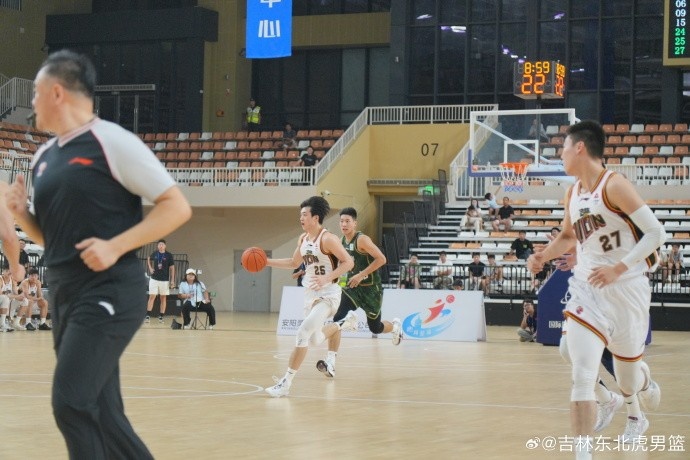 夏季职业篮球邀请赛 吉林93比89战胜同曦 姜伟泽23分&田宇恒27分 夏季职业篮球邀请赛 吉林93比89战胜同曦 姜伟泽23分&田宇恒27分
