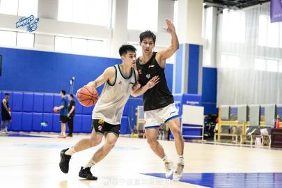 备战新赛季！宁波男篮晒训练日常：对抗 投篮持续进行