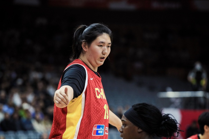 杨侃媒体人：张子宇打美国像河田美纪男被樱木顶住 要不到深位